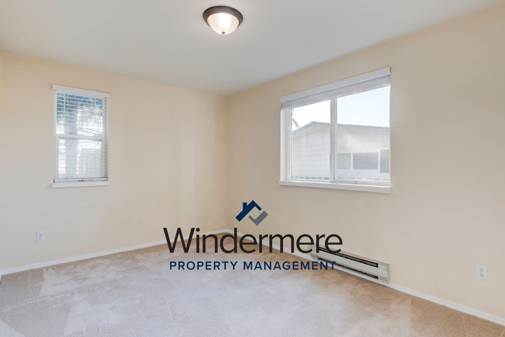 Oak Harbor Condo: 300 N Oak Harbor ST #B101