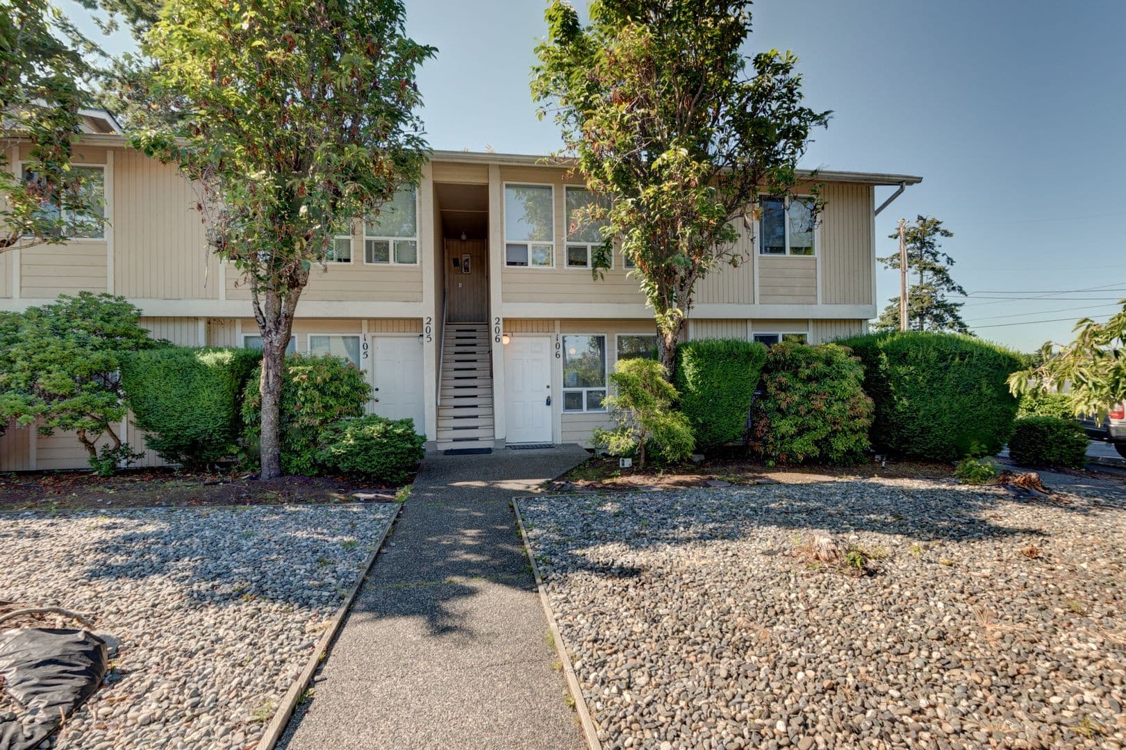 Oak Harbor Apartment: 390 NE Izett St