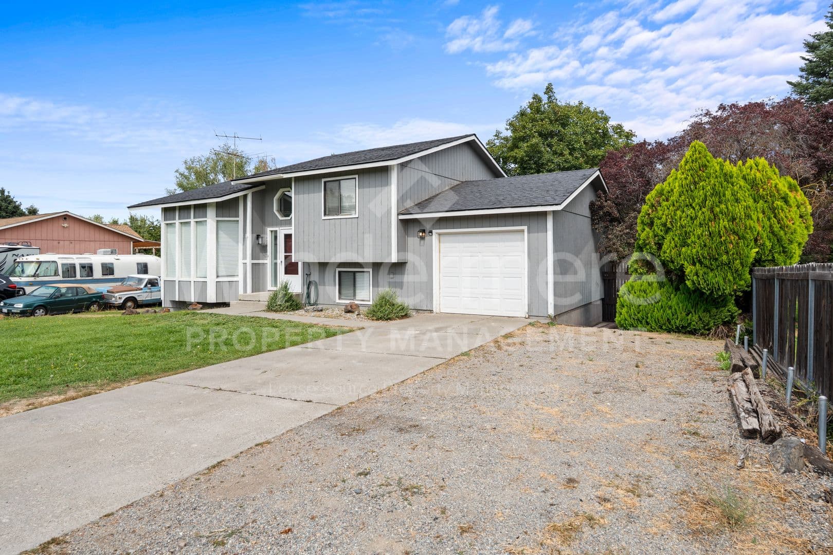 Mead House: 3503 E Clover Park