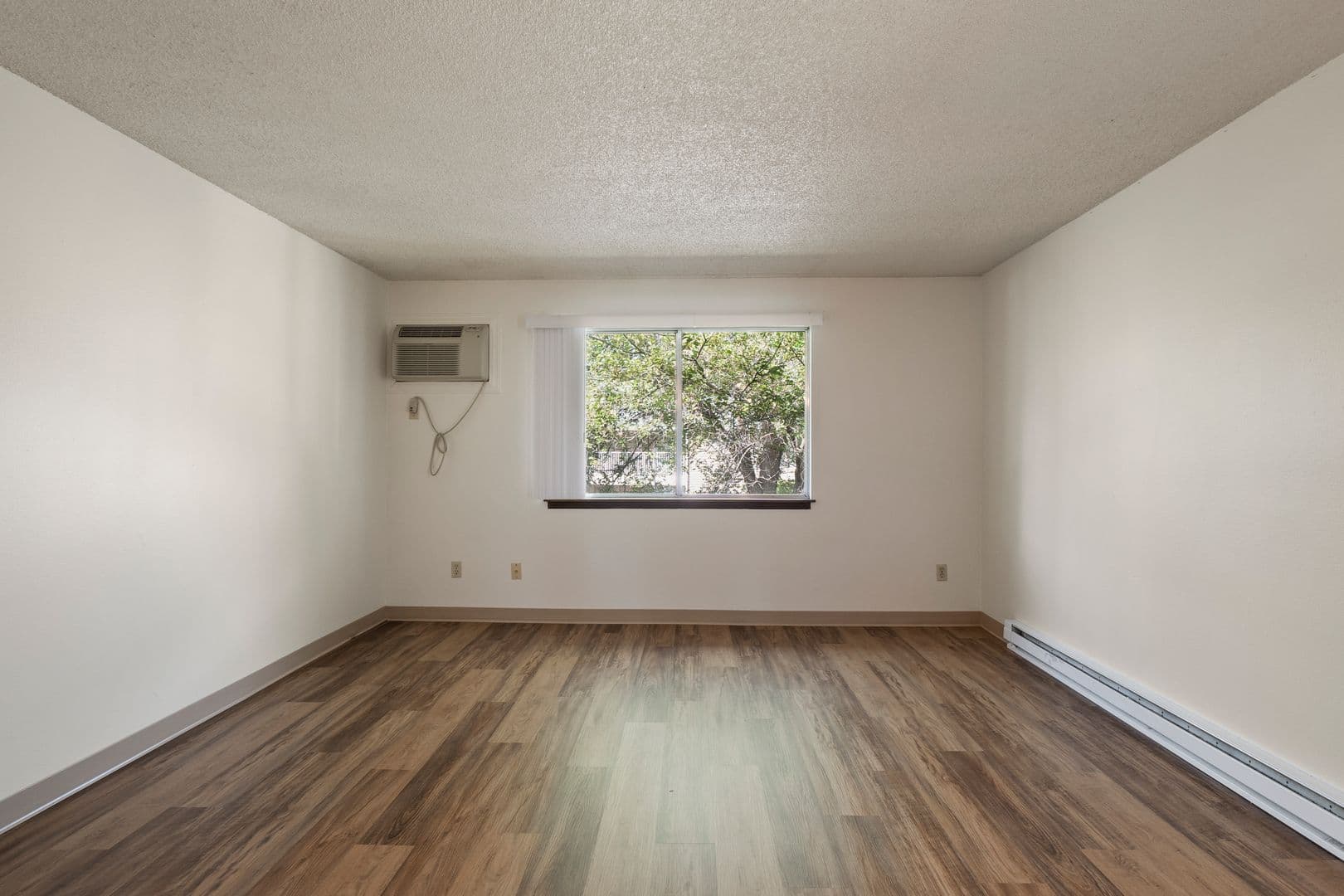 Spokane Valley Apartment: 22 N Skipworth
