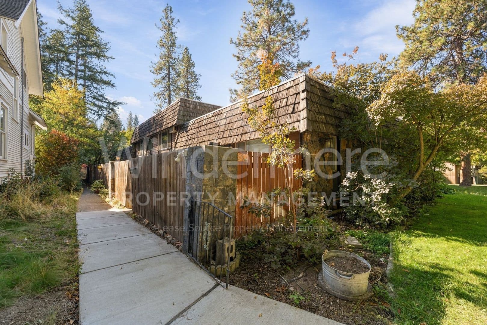 Spokane Apartment: 1021 W 15th