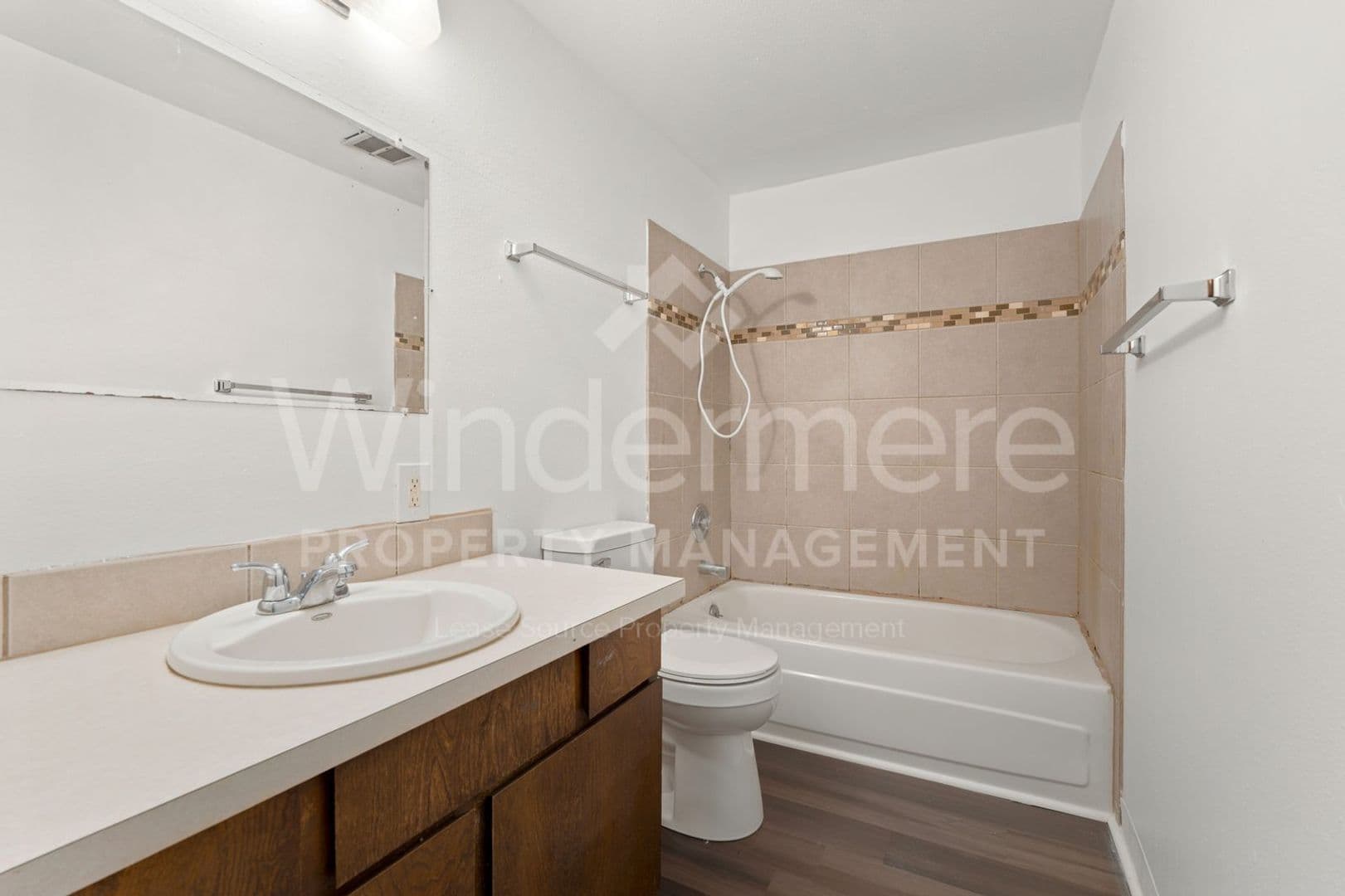 Spokane Apartment: 1021 W 15th