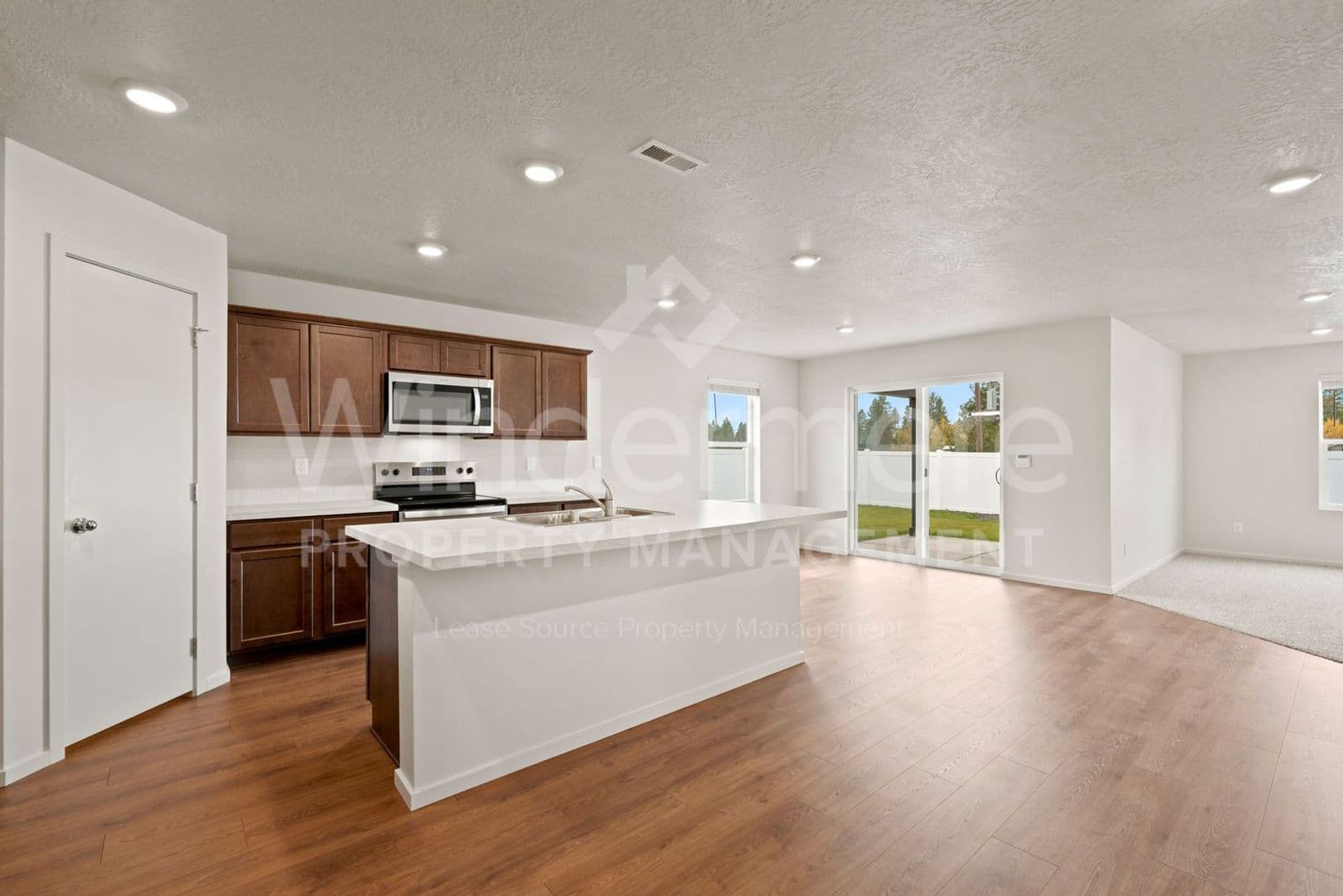 Deer Park House: 112 S Pippin Ave
