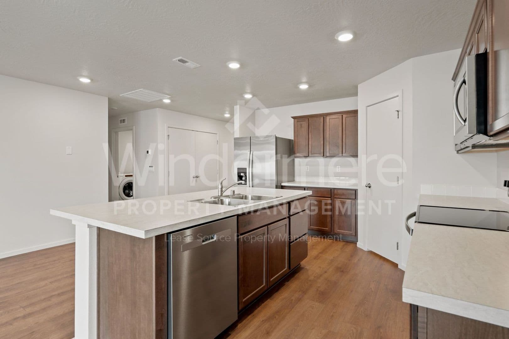 Deer Park House: 112 S Pippin Ave