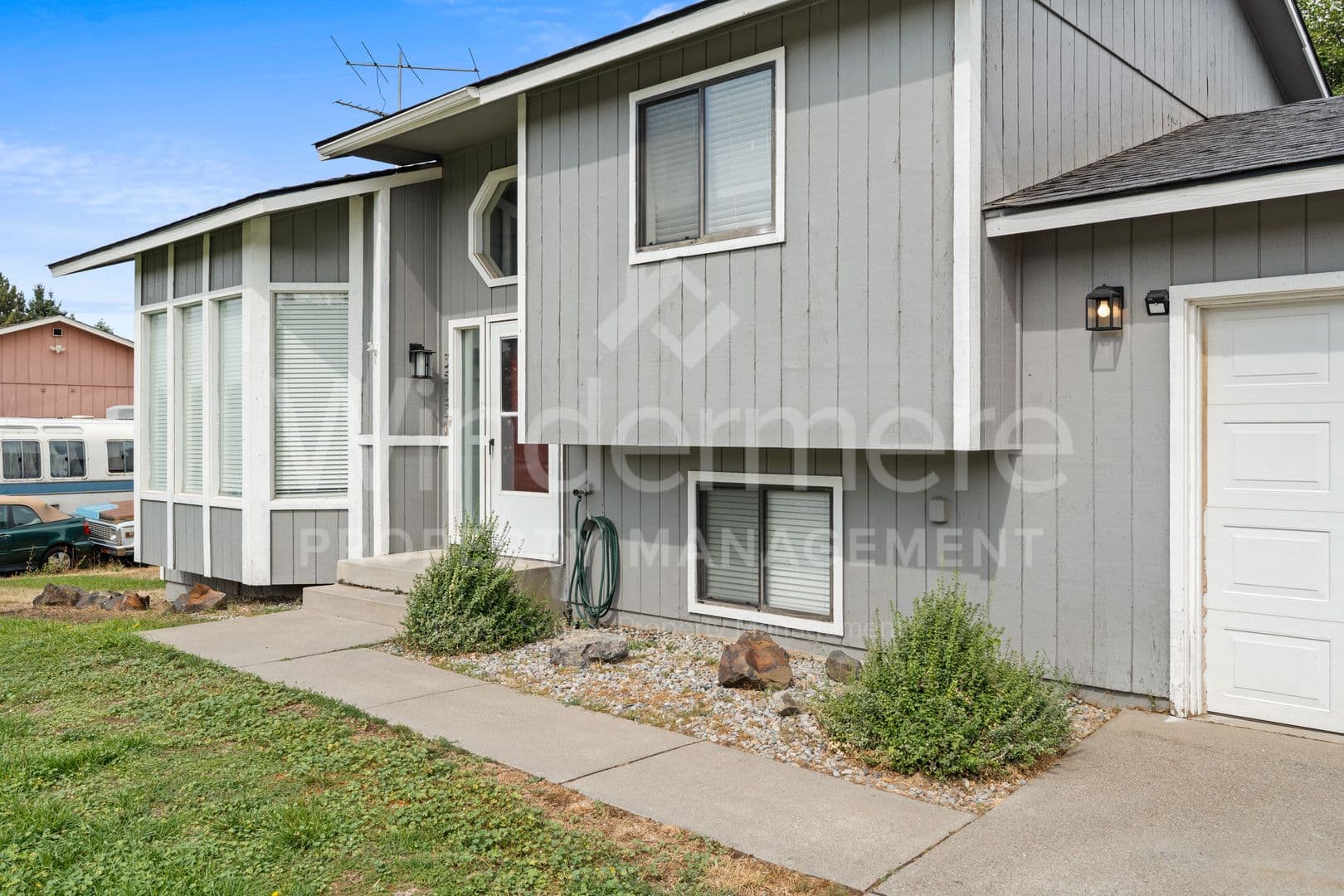 Mead House: 3503 E Clover Park