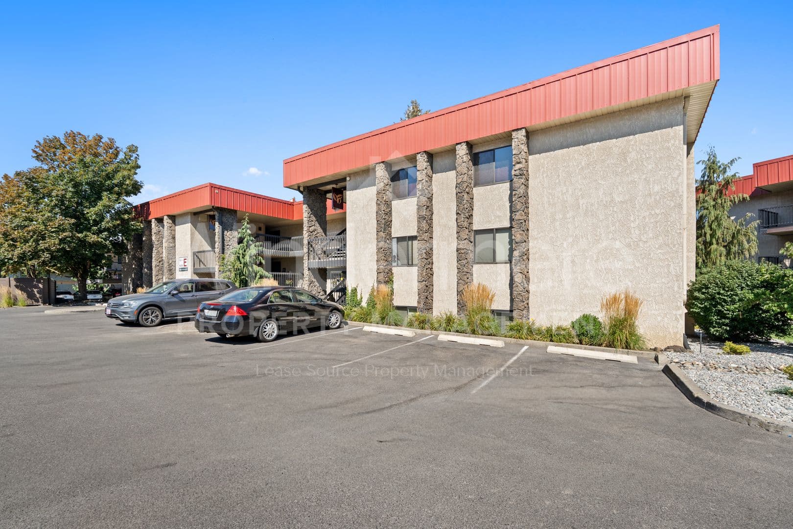 Spokane House: 168 S Coeur d'Alene St