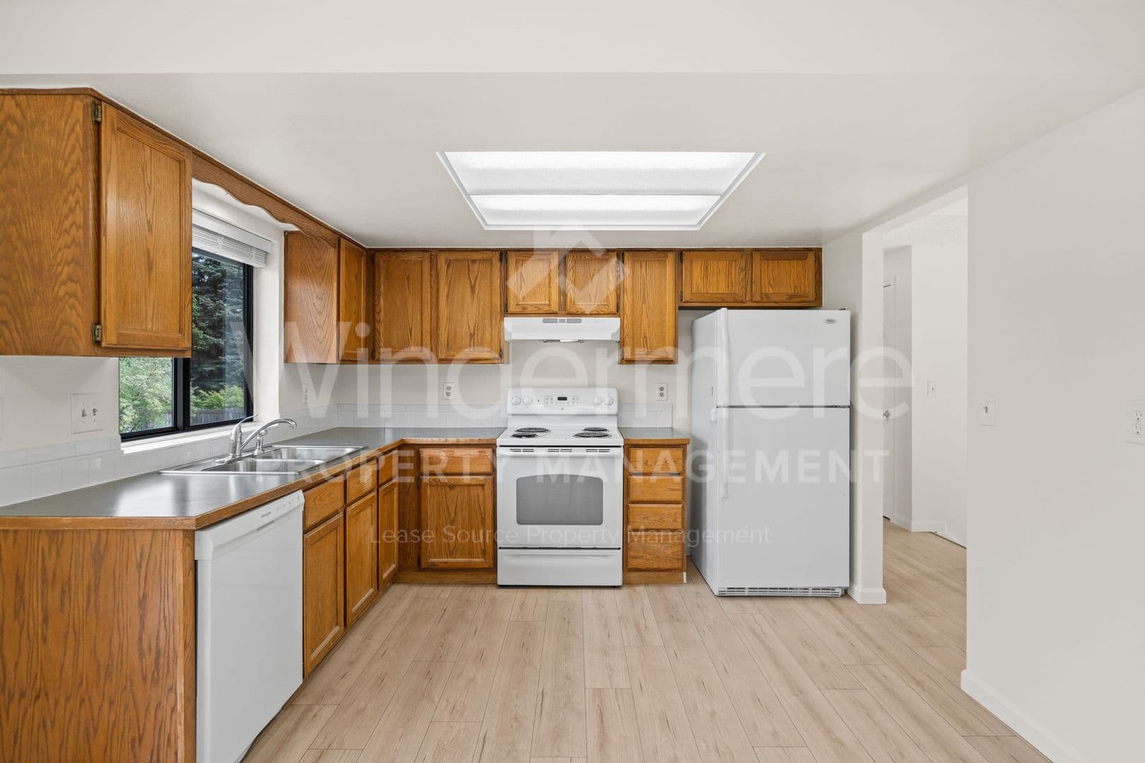Mead House: 3503 E Clover Park