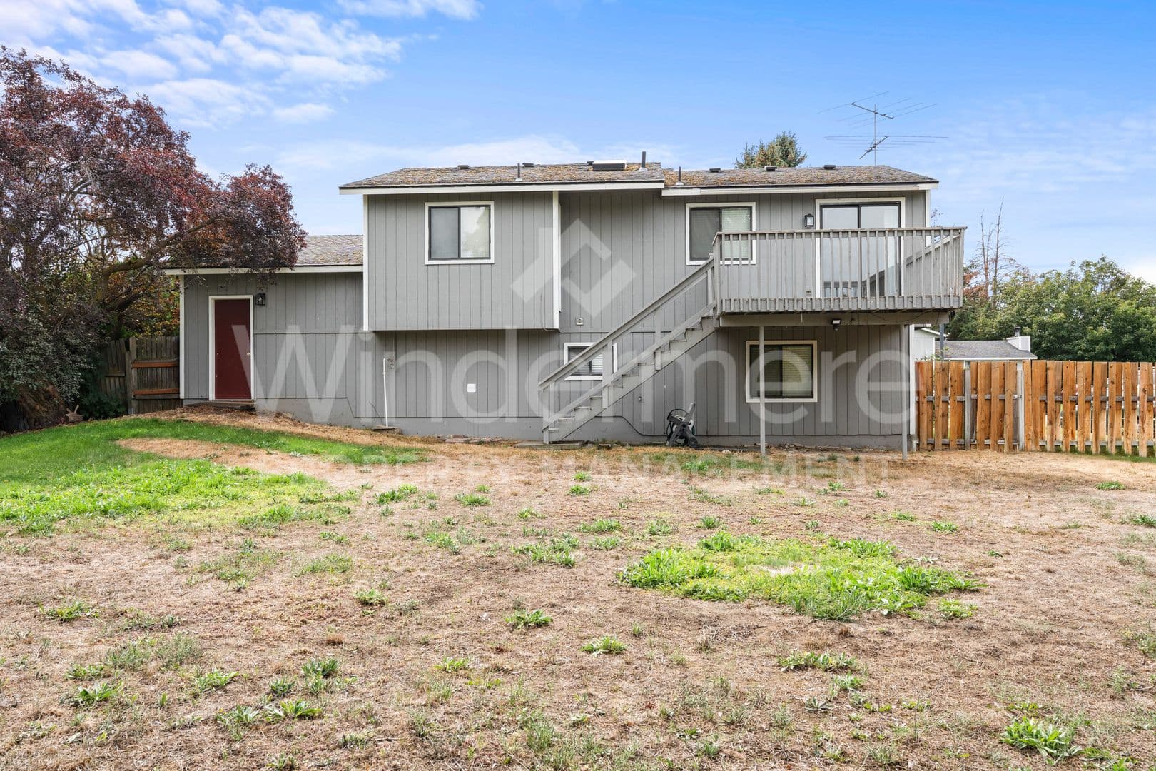 Mead House: 3503 E Clover Park