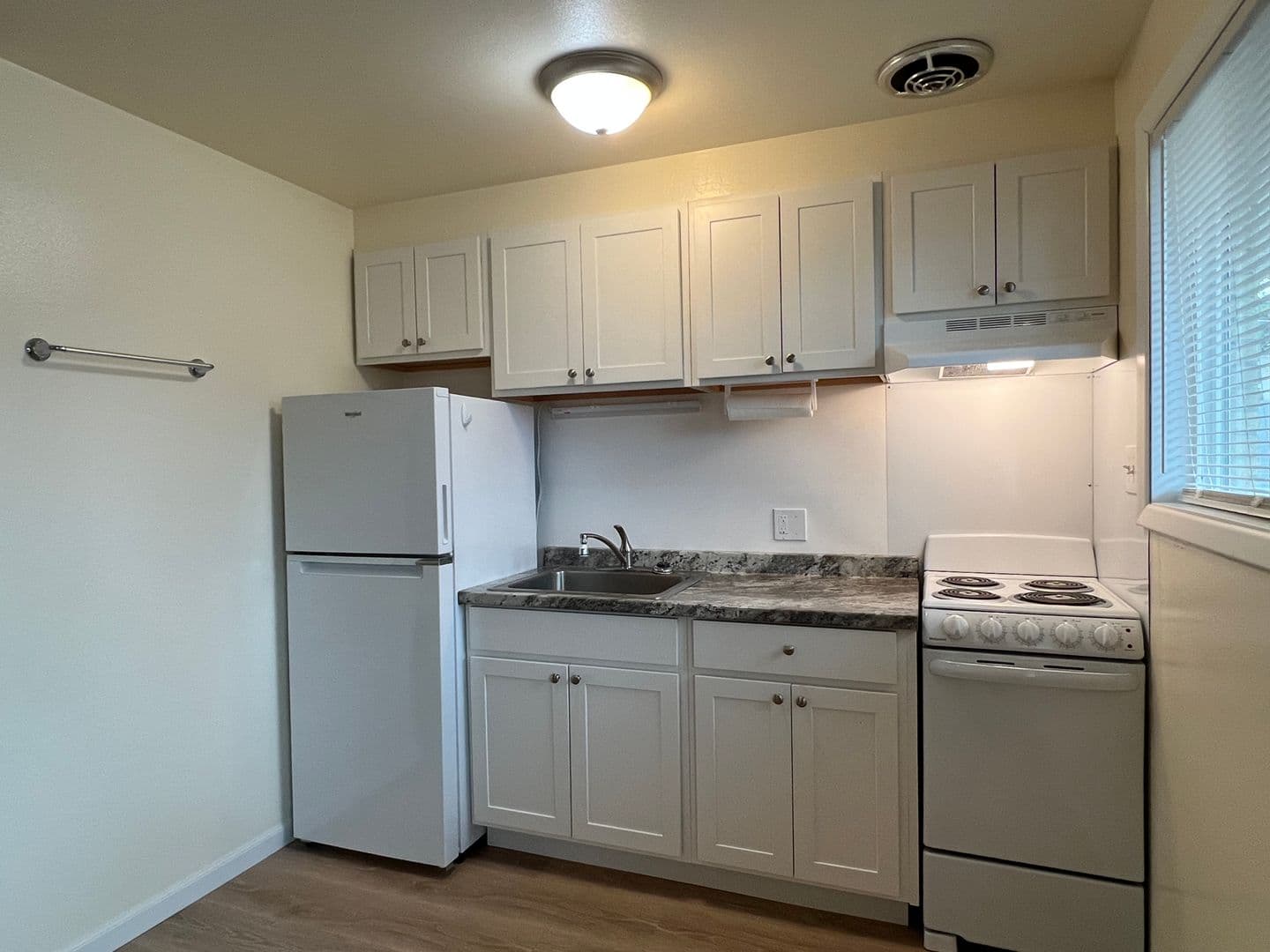 Cheney Apartment: 320 J St