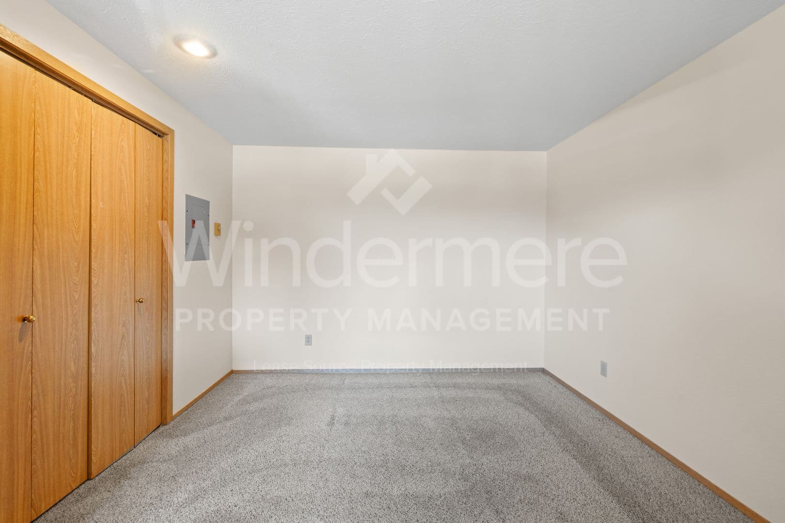 Spokane House: 168 S Coeur d'Alene St