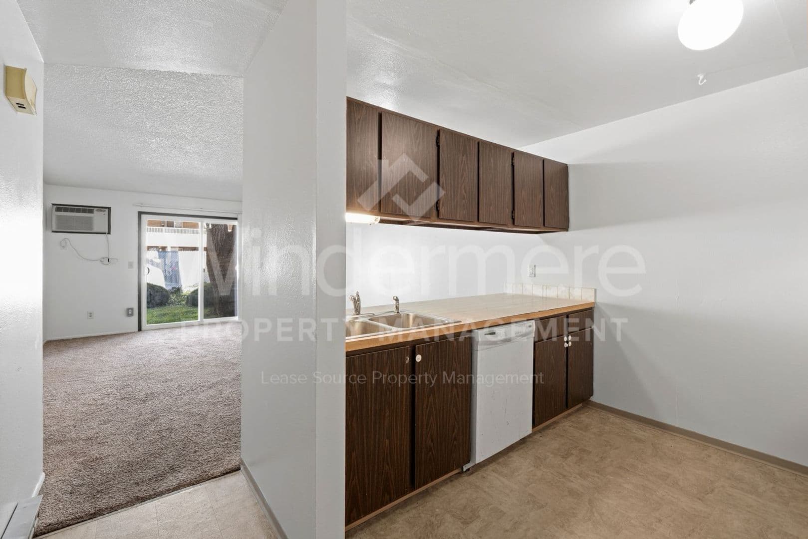 Spokane Valley Apartment: 22 N Skipworth