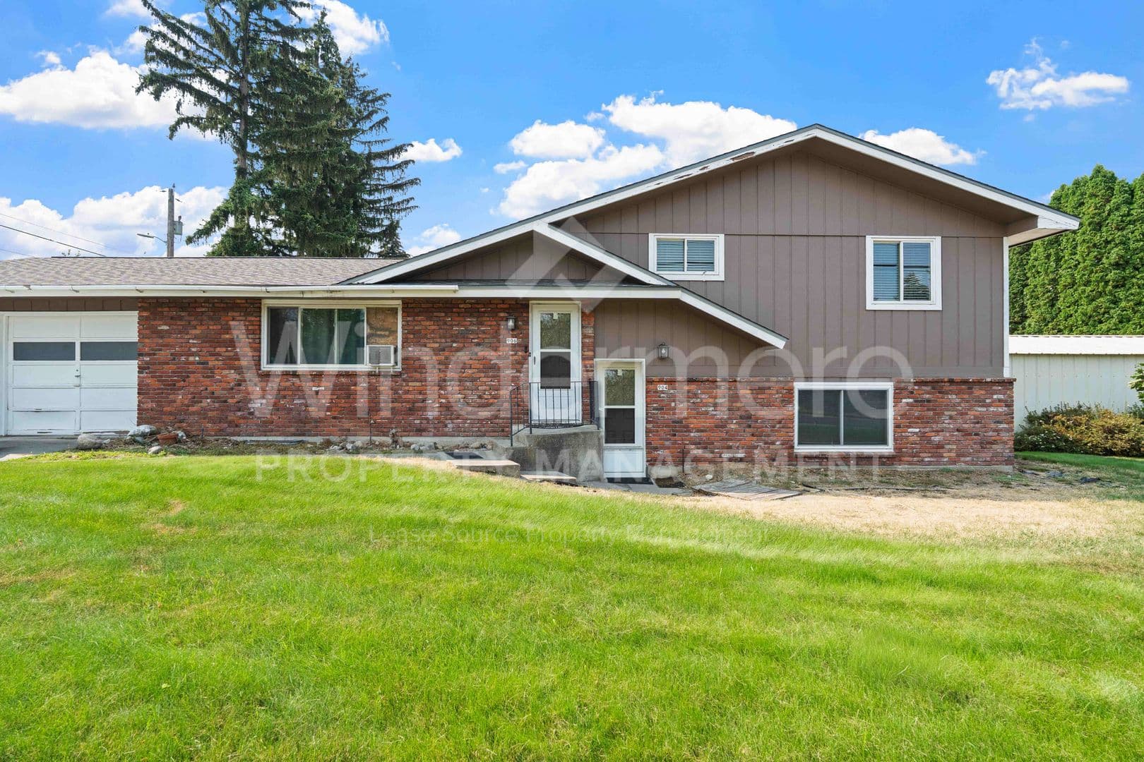 Spokane Valley House: 906 S McDonald Road