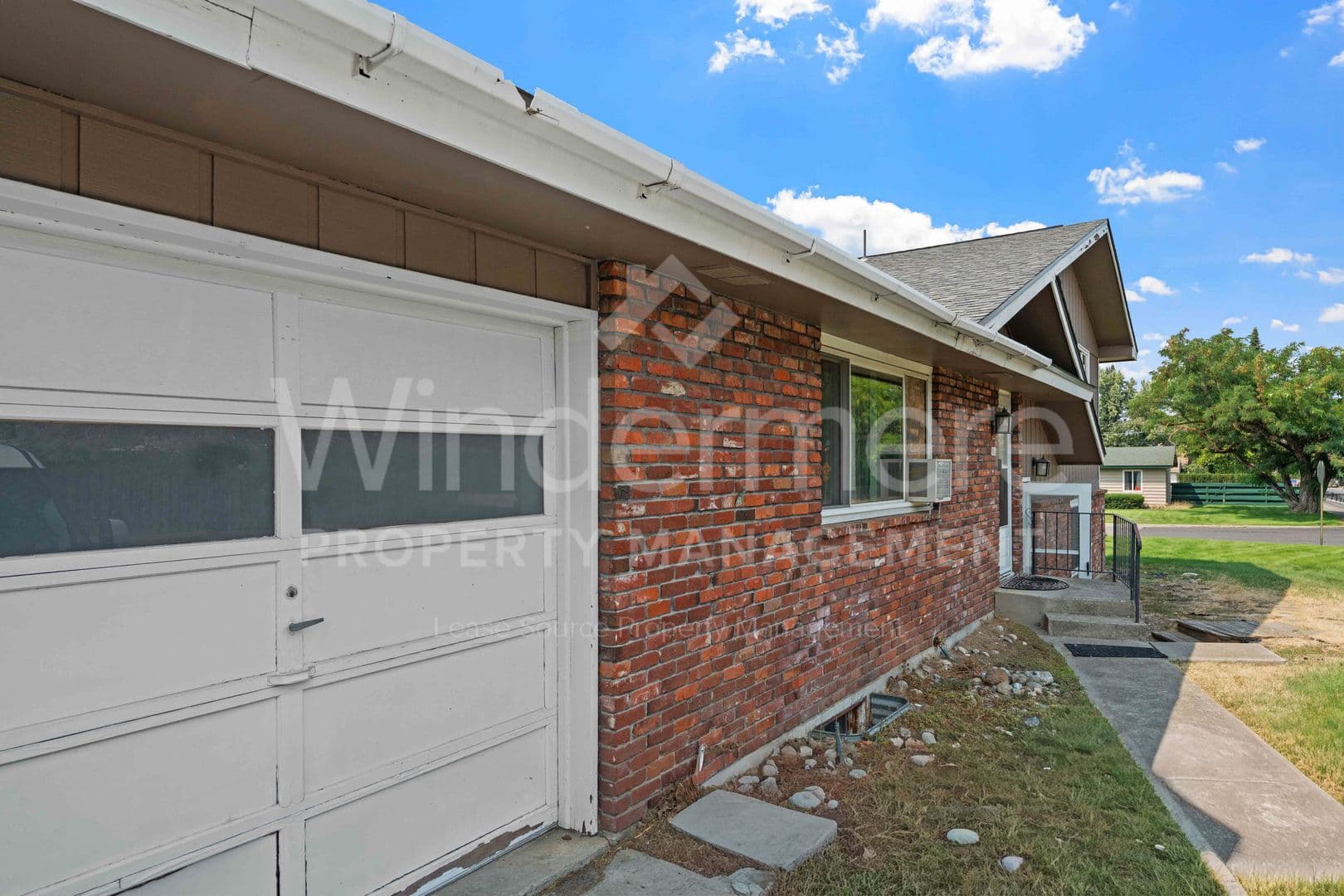 Spokane Valley House: 906 S McDonald Road