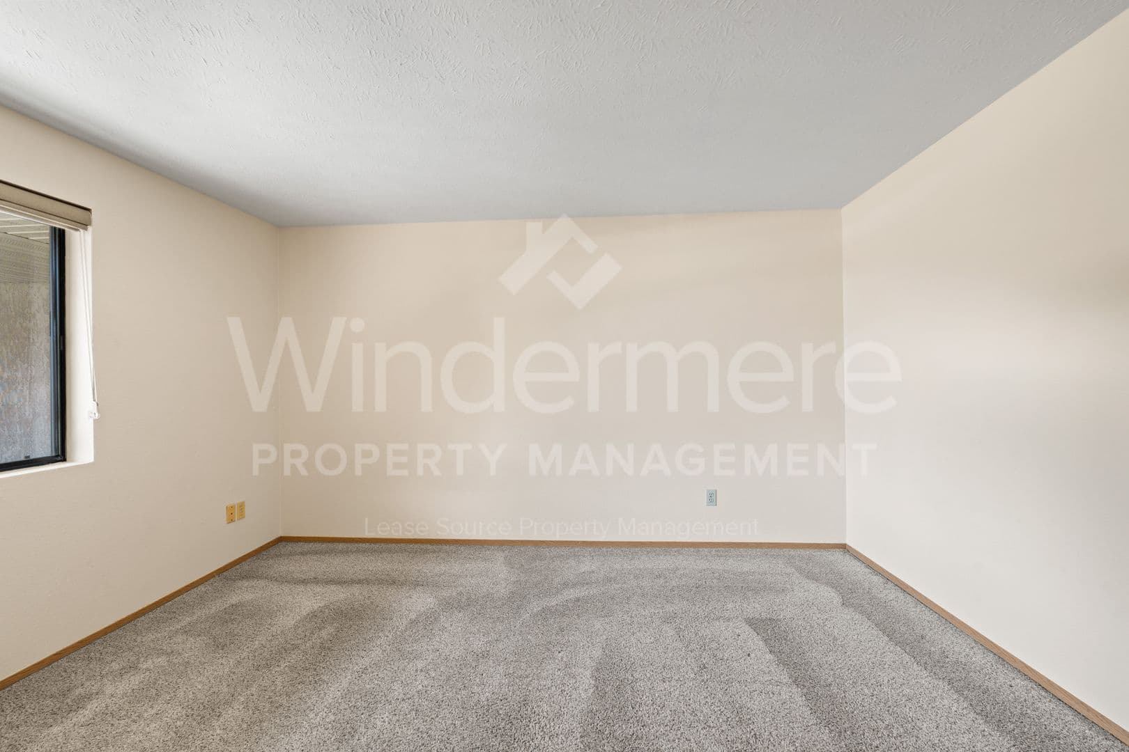 Spokane House: 168 S Coeur d'Alene St
