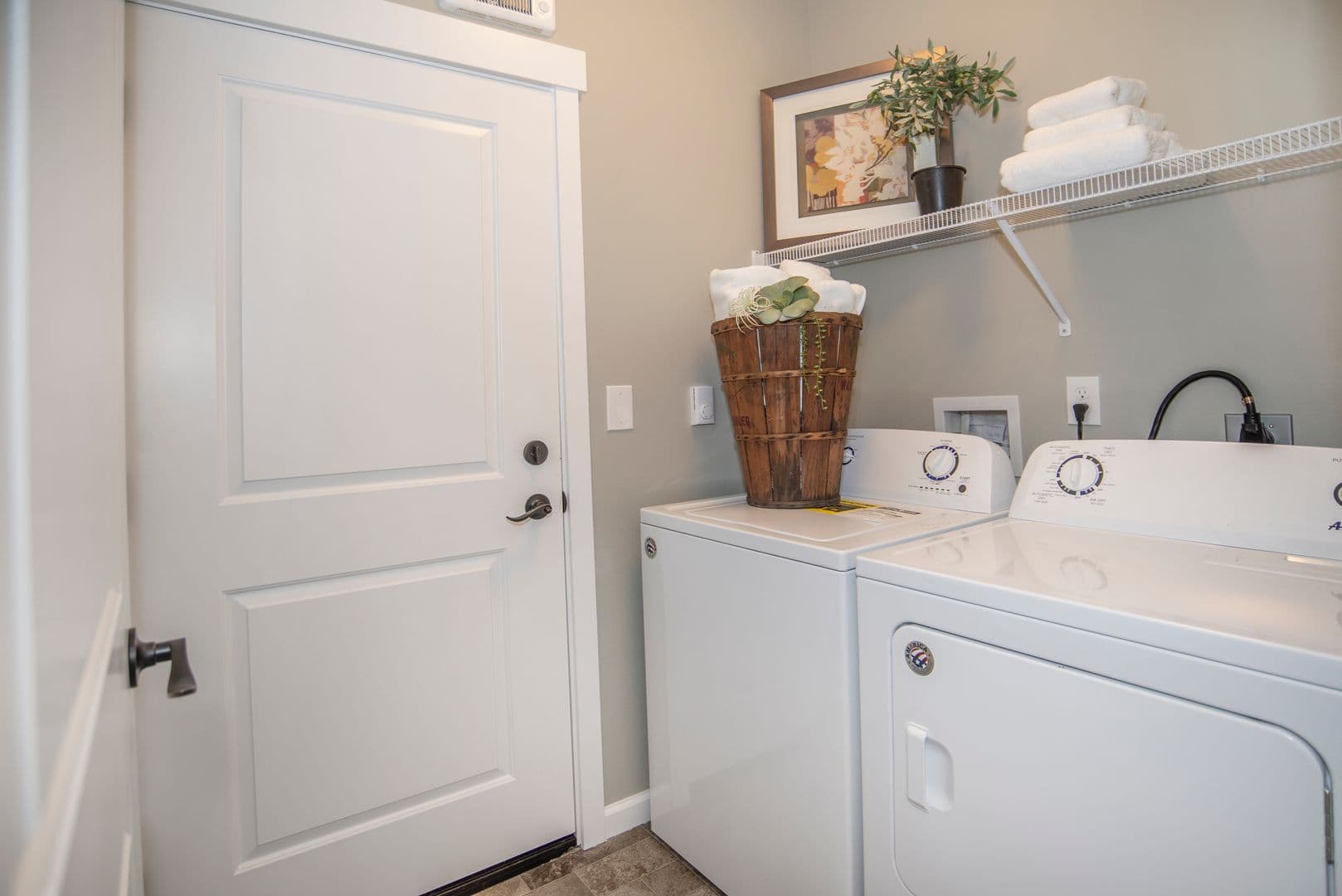 Spokane Valley Apartment: 402 N. Mayhew Ln