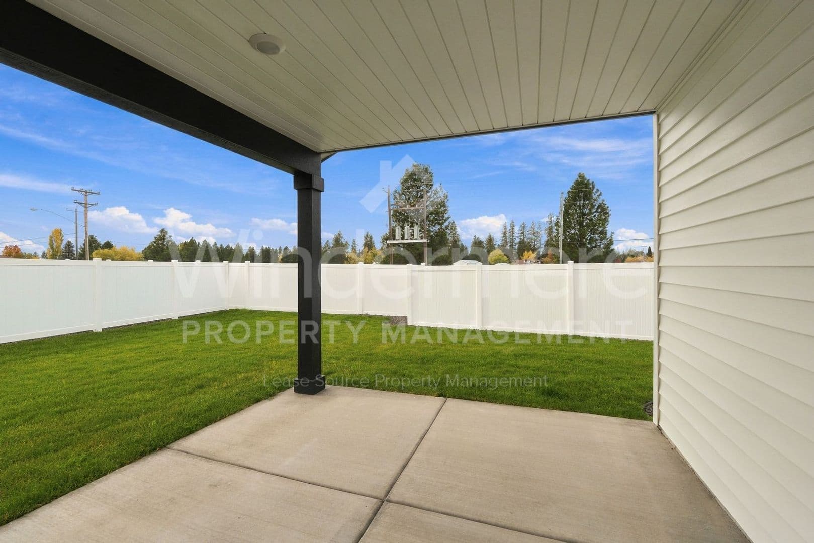 Deer Park House: 112 S Pippin Ave