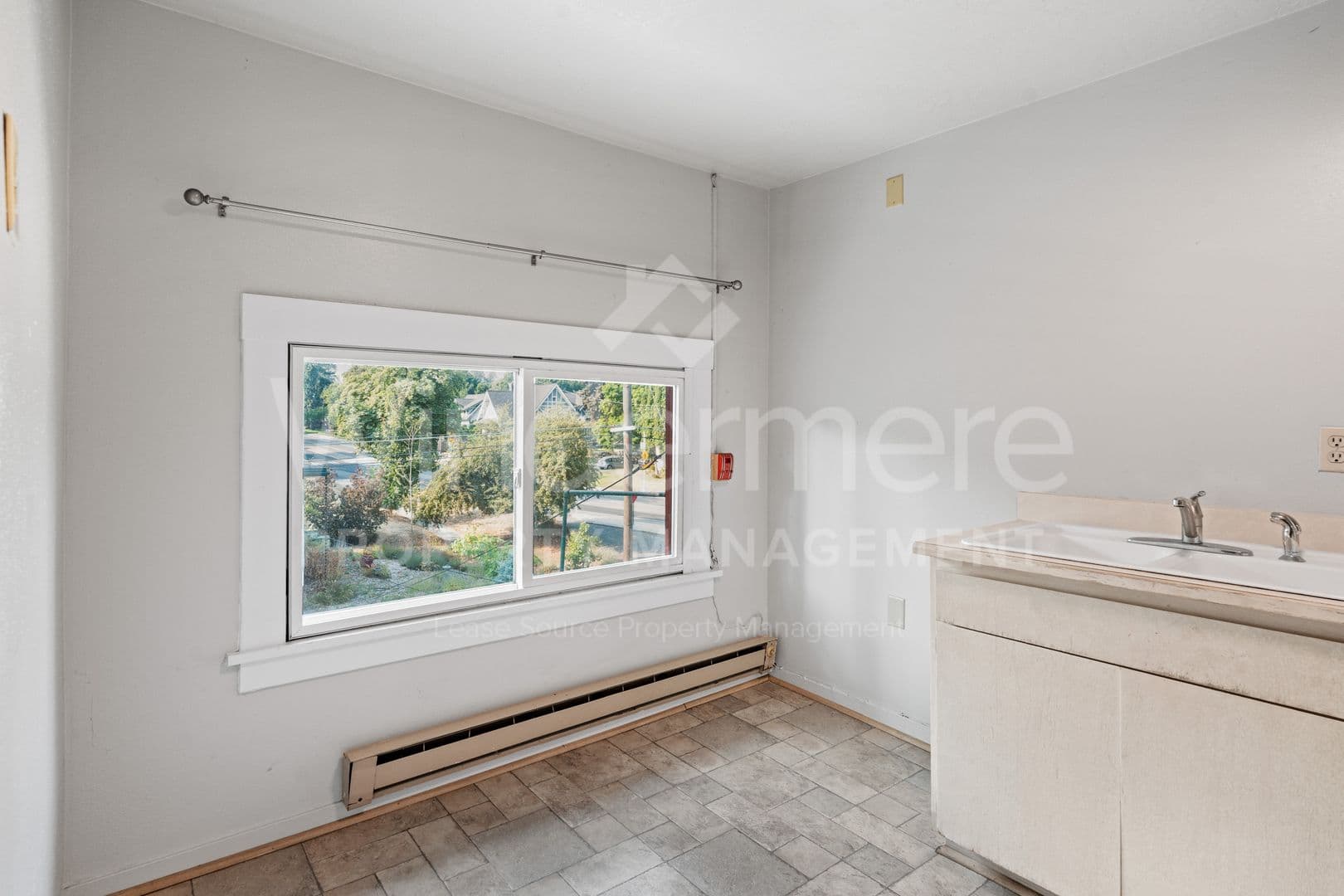 Spokane Apartment: 1321 W 11th Ave