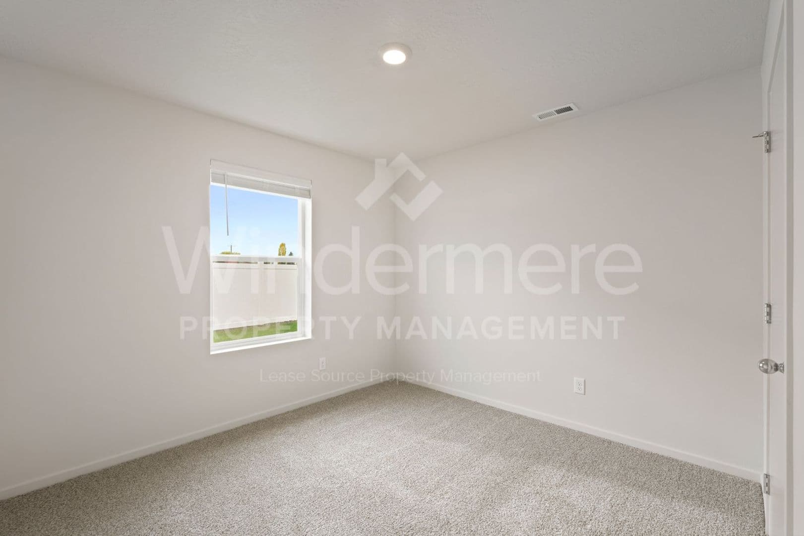 Deer Park House: 112 S Pippin Ave