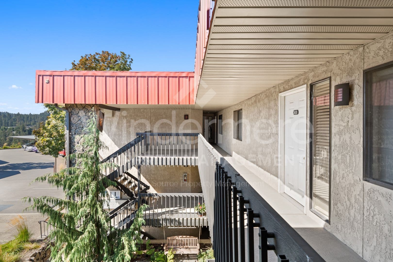 Spokane House: 168 S Coeur d'Alene St
