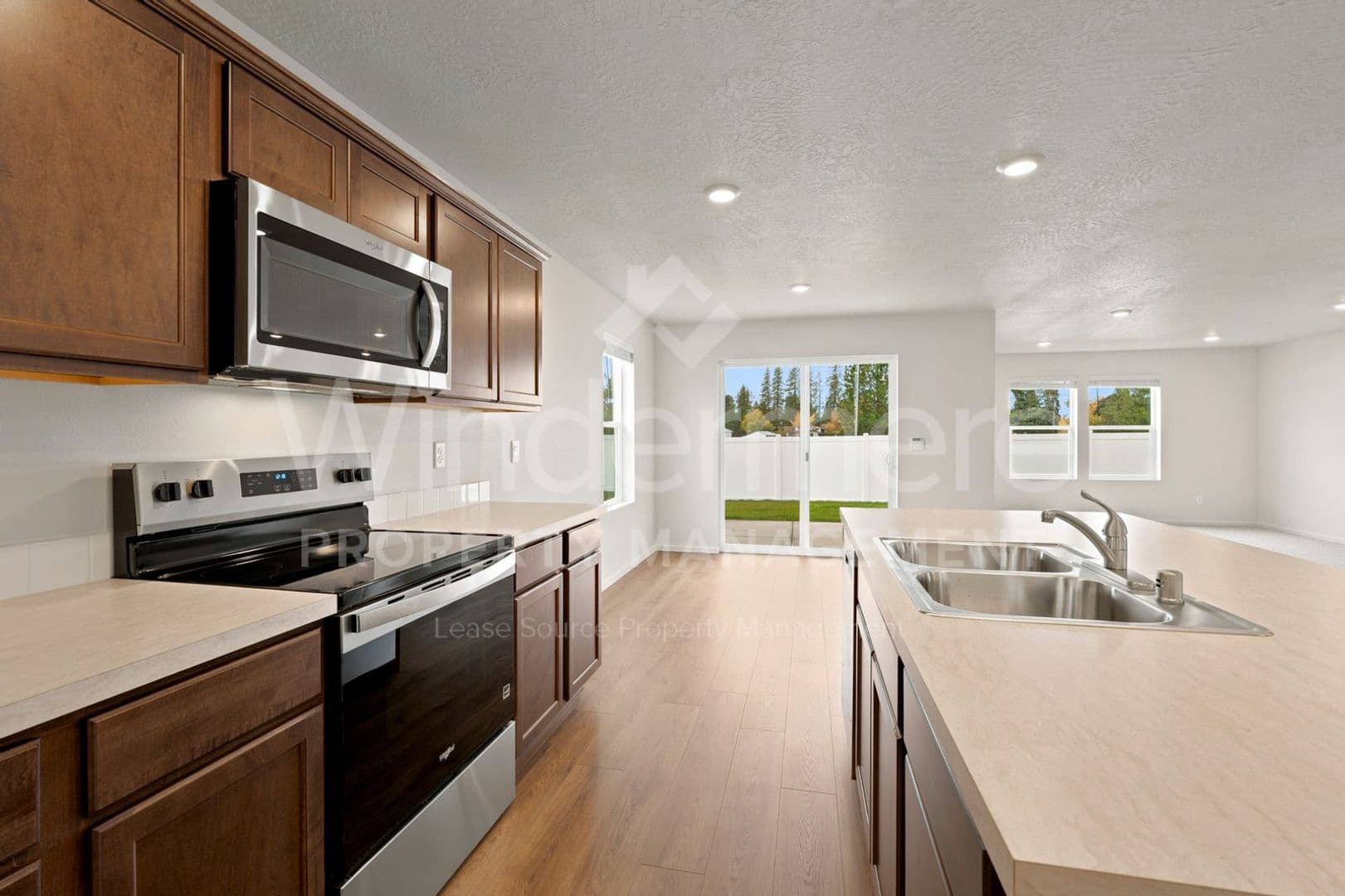 Deer Park House: 112 S Pippin Ave
