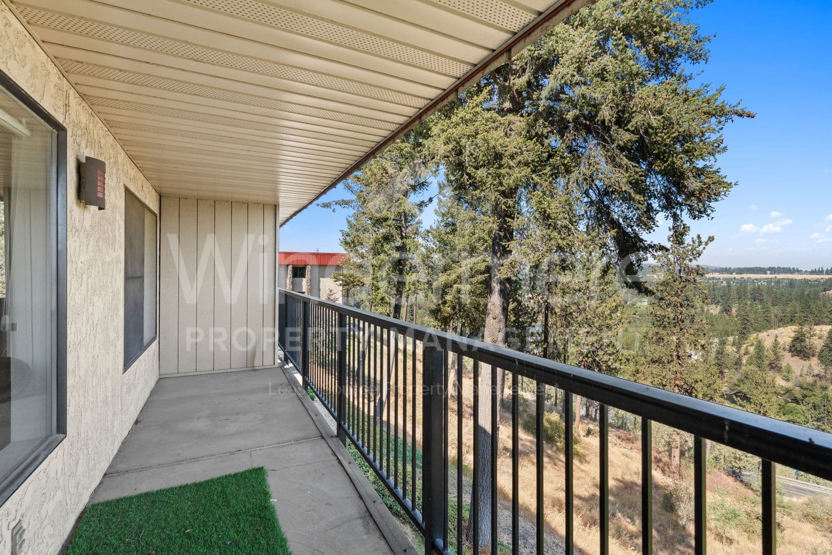 Spokane House: 168 S Coeur d'Alene St
