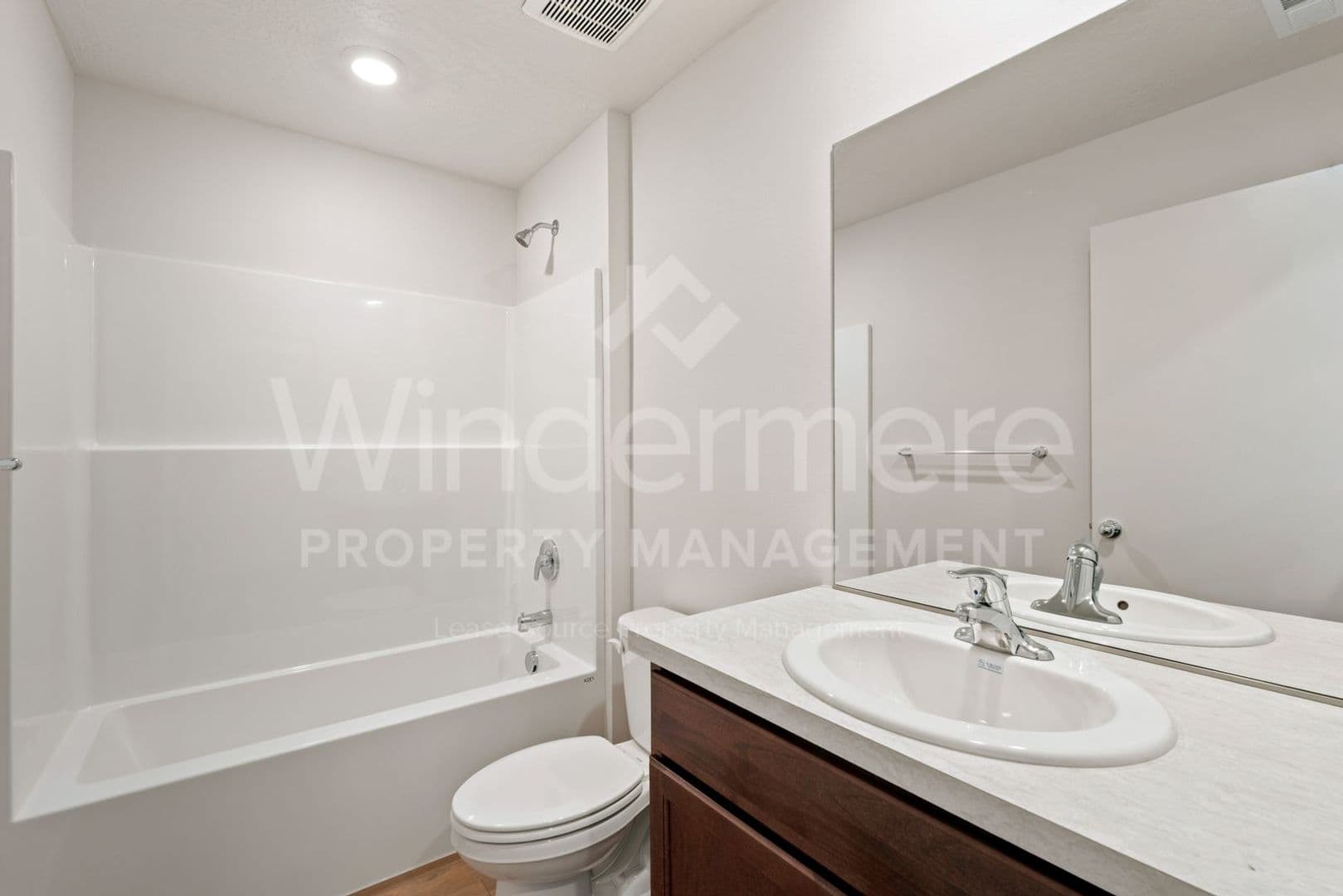 Deer Park House: 112 S Pippin Ave