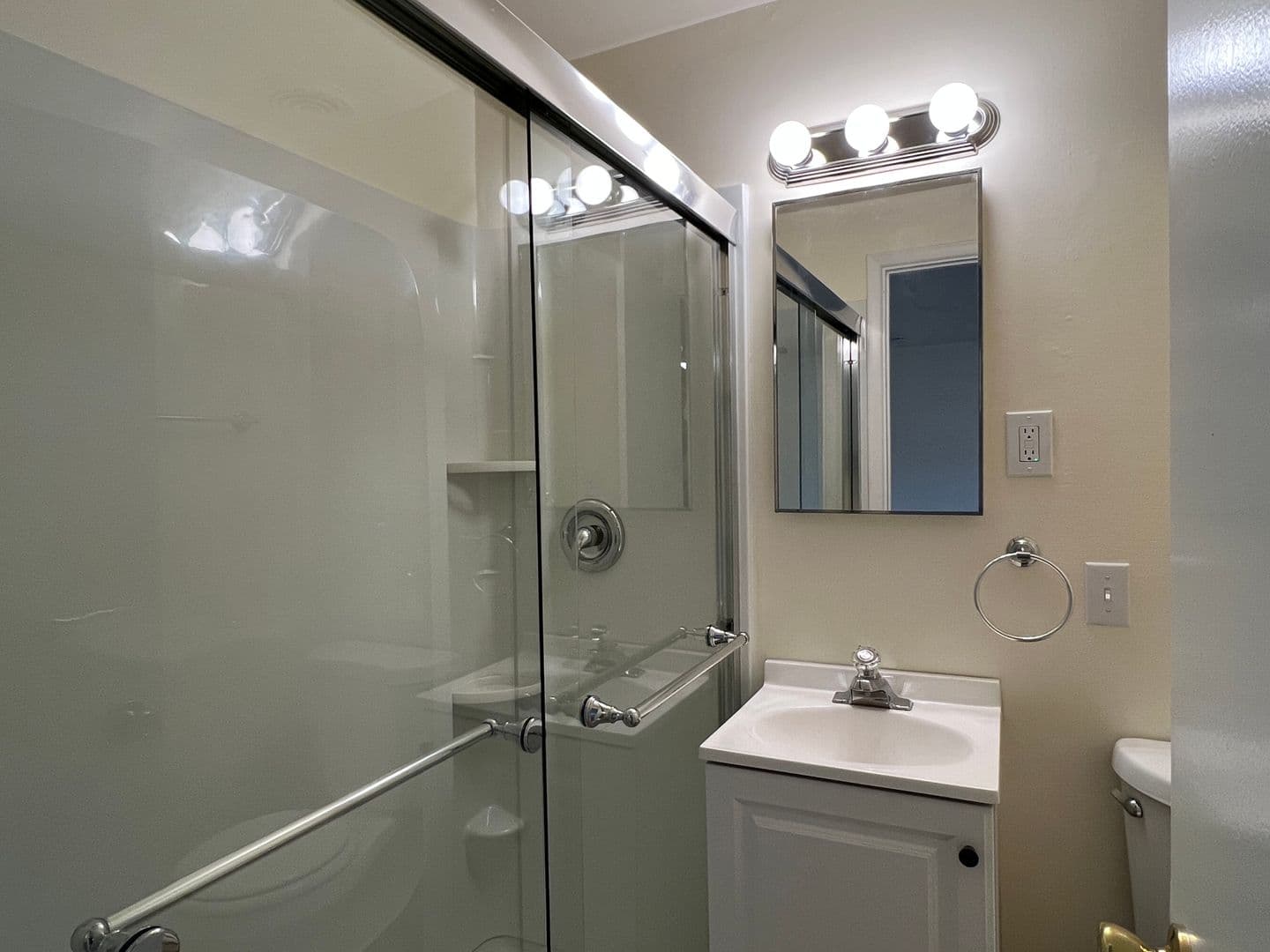 Cheney Apartment: 320 J St