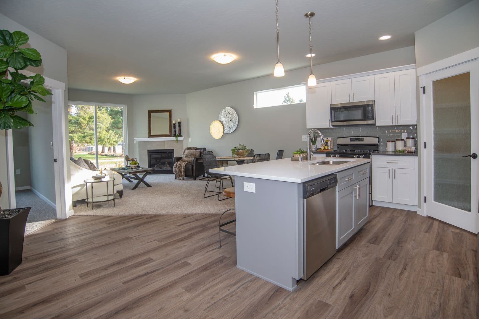 Spokane Valley Apartment: 402 N. Mayhew Ln