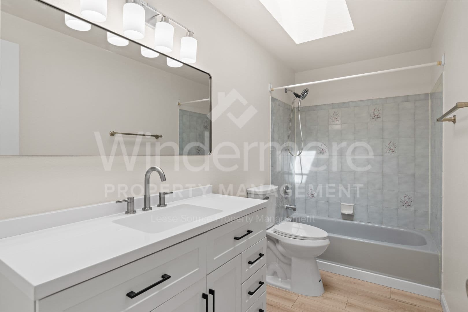 Mead House: 3503 E Clover Park