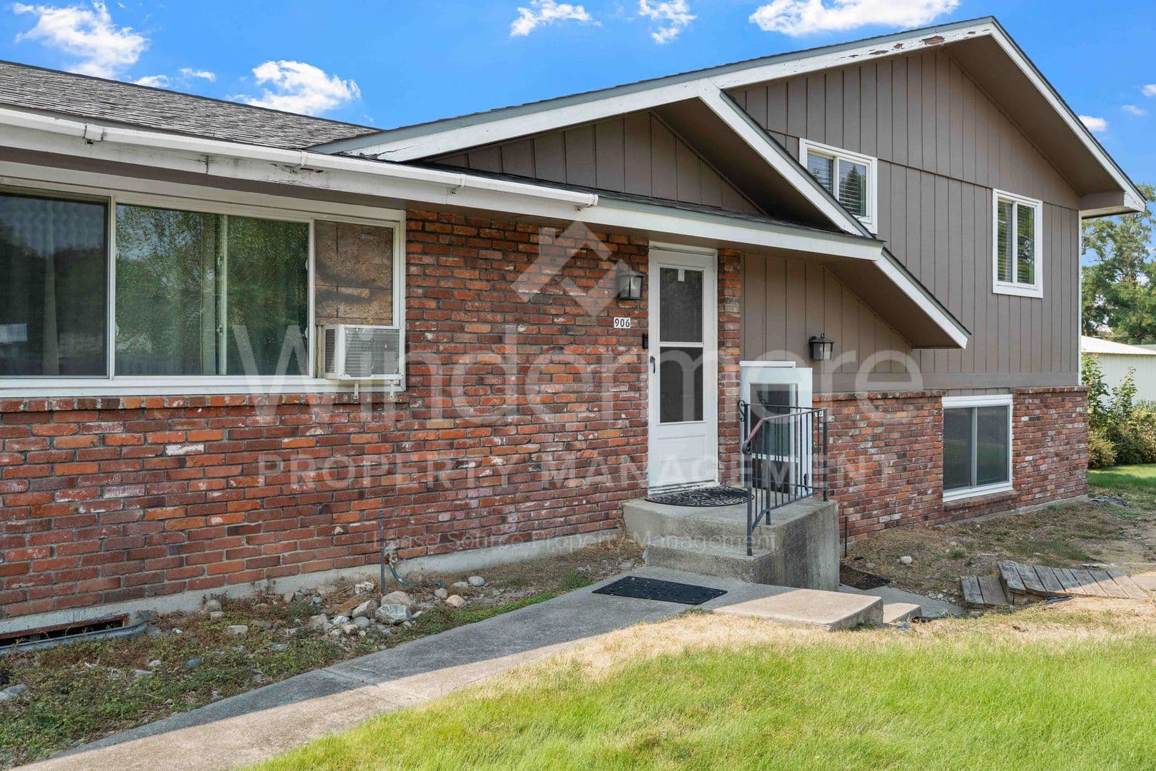 Spokane Valley House: 906 S McDonald Road