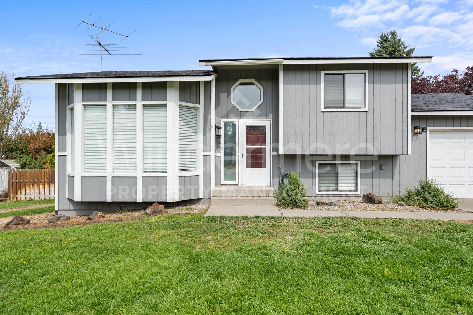 Mead House: 3503 E Clover Park