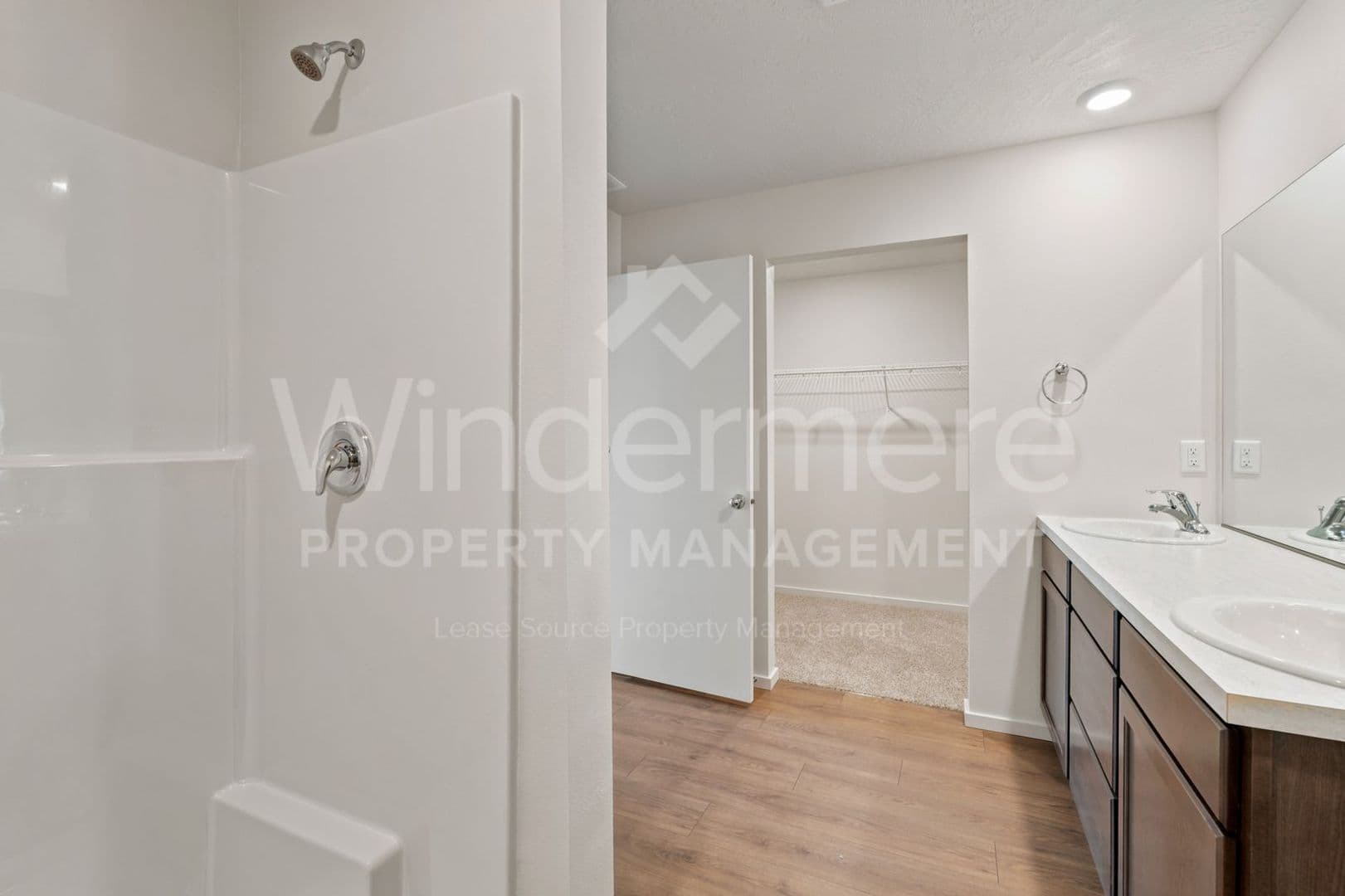 Deer Park House: 112 S Pippin Ave