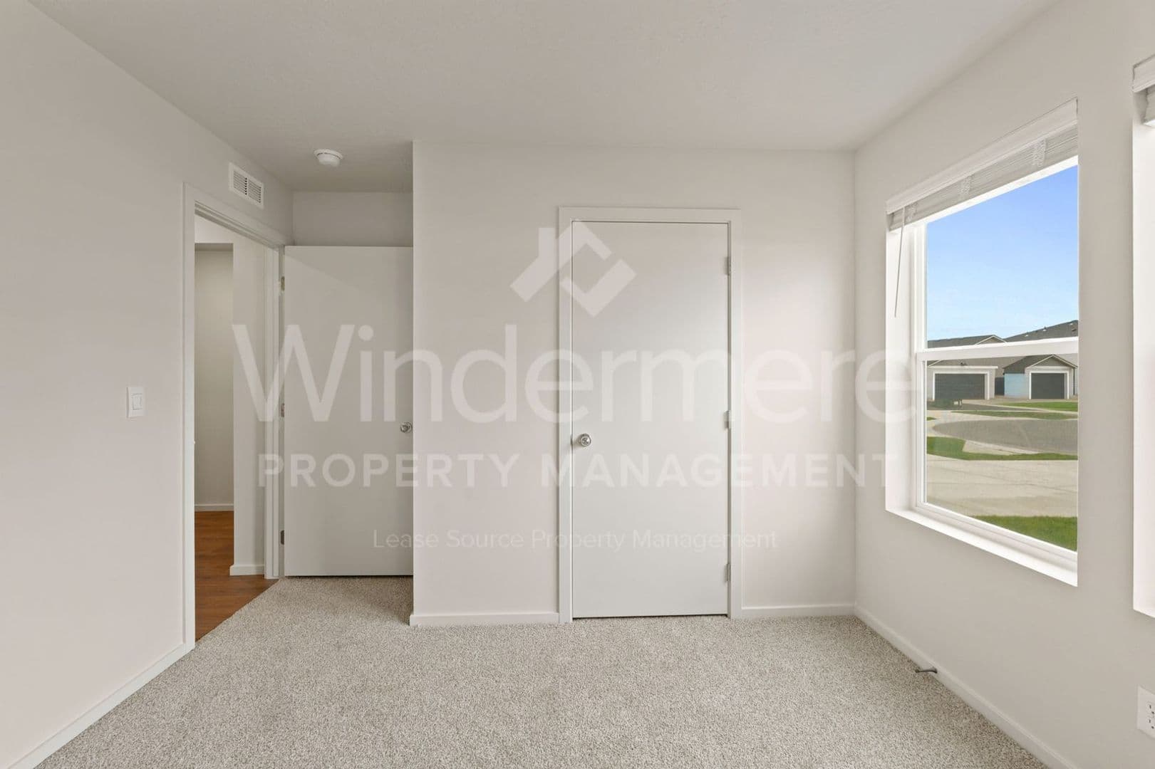Deer Park House: 112 S Pippin Ave