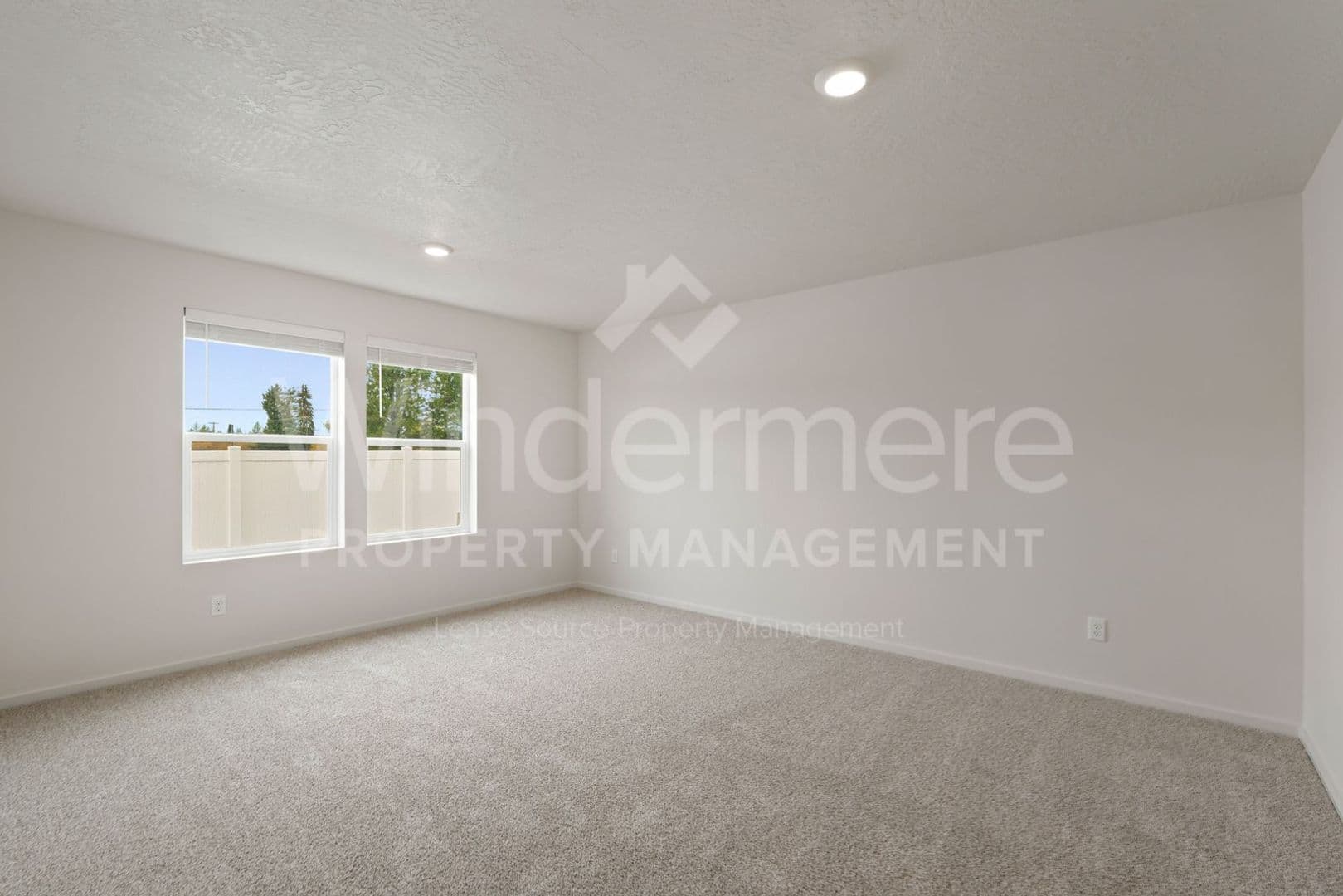 Deer Park House: 112 S Pippin Ave