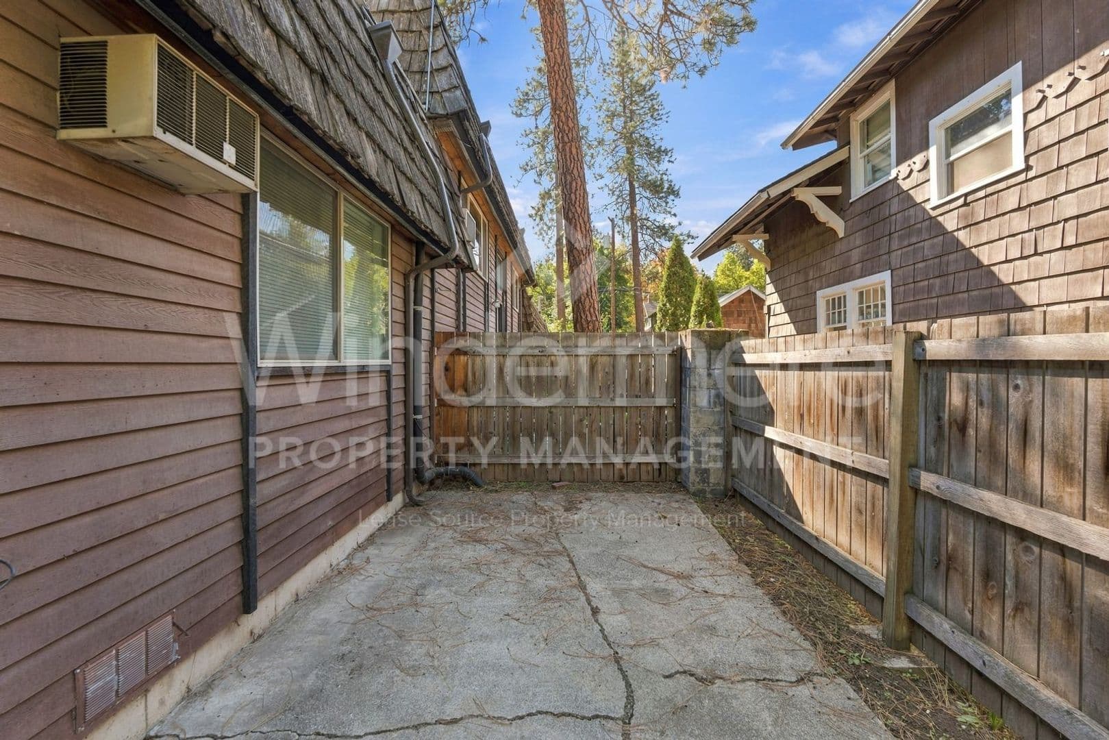 Spokane Apartment: 1021 W 15th