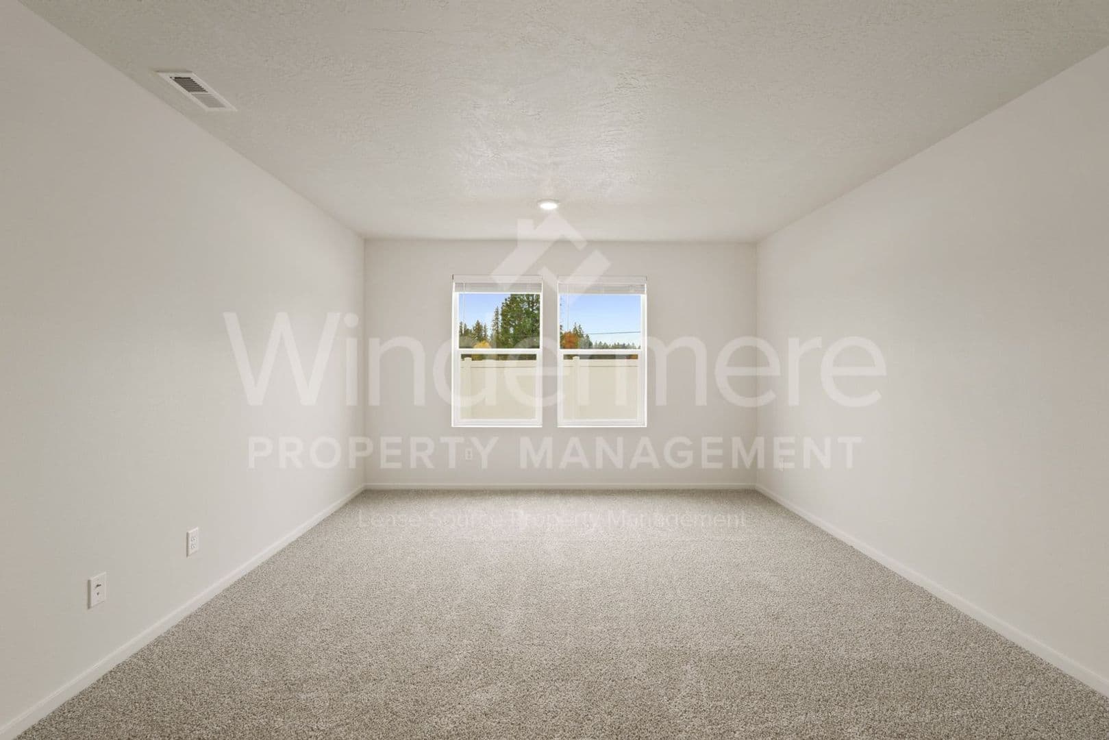 Deer Park House: 112 S Pippin Ave