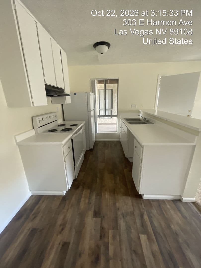 Las Vegas Apartment: 303 E. Harmon Ave