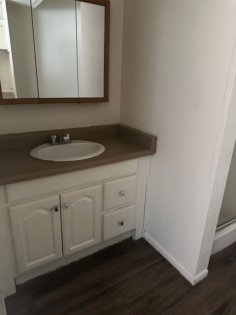 Las Vegas Apartment: 303 E. Harmon Ave
