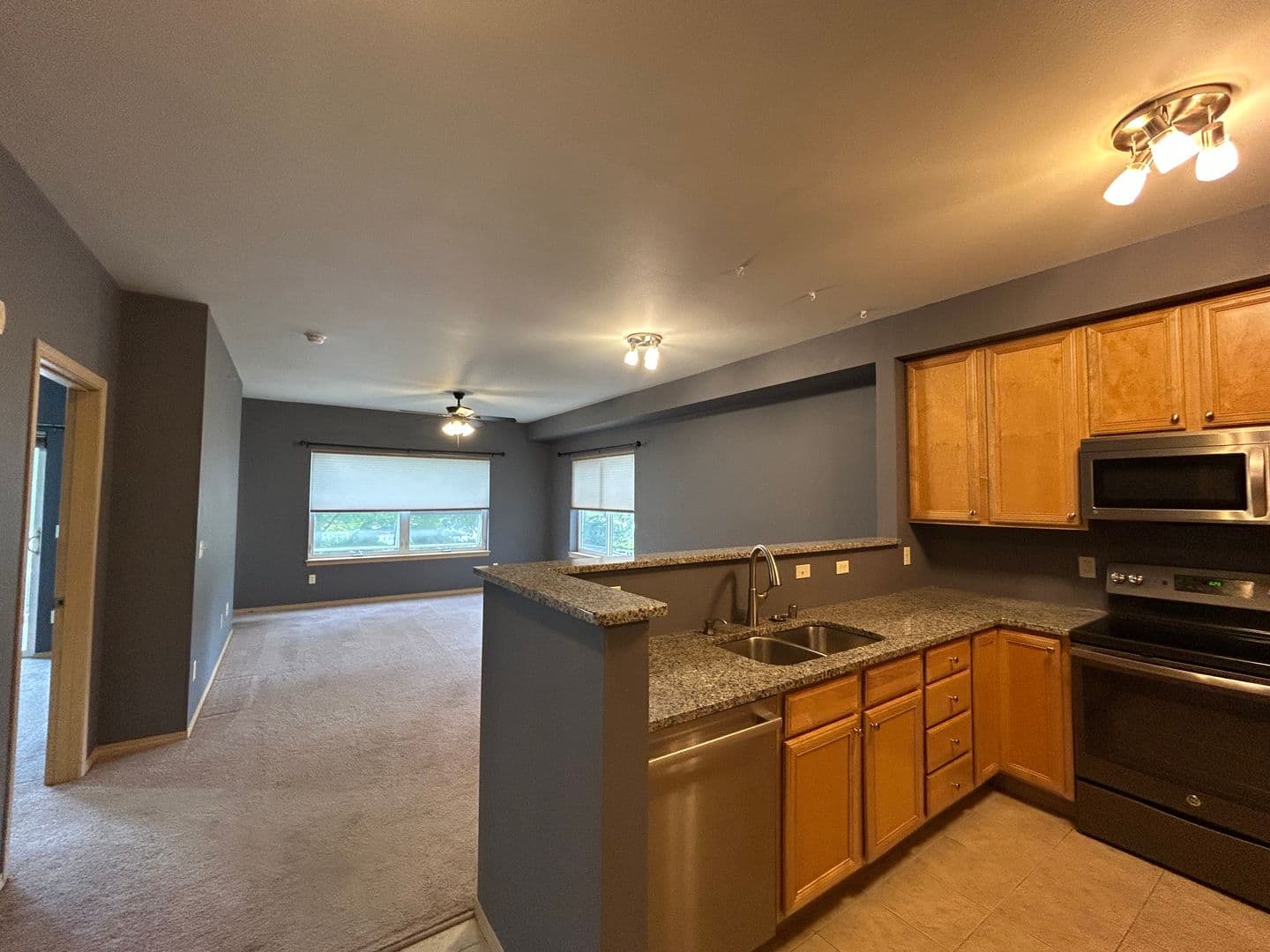 Bellingham Condo: 512 Darby Dr #211
