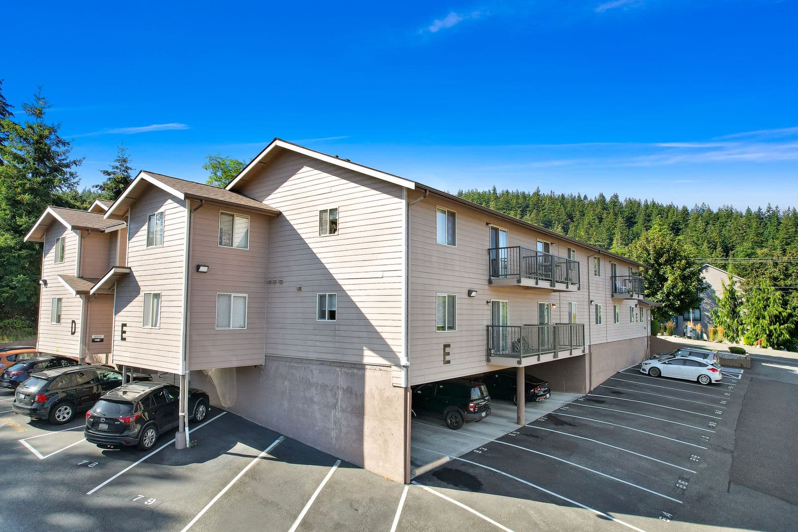 Bellingham Apartment: 3100 Ferry Ave