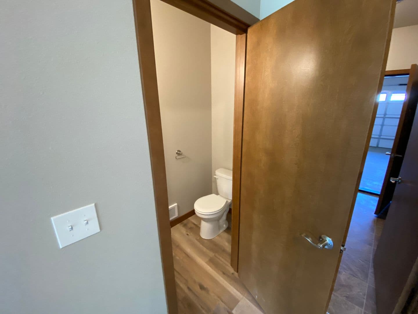 Lynden Apartment: 2073 Aaron Dr