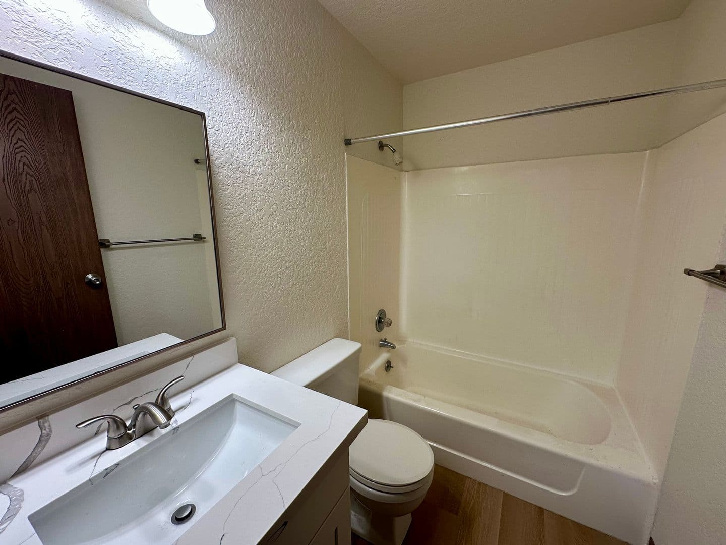 Bellingham Apartment: 2000 Alabama St