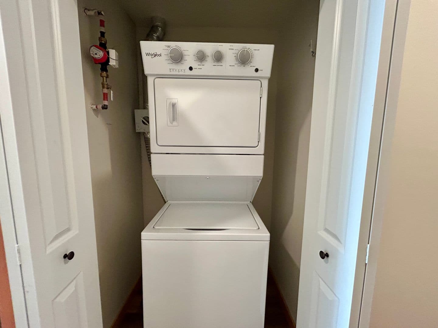Bellingham Apartment: 1130 13th St