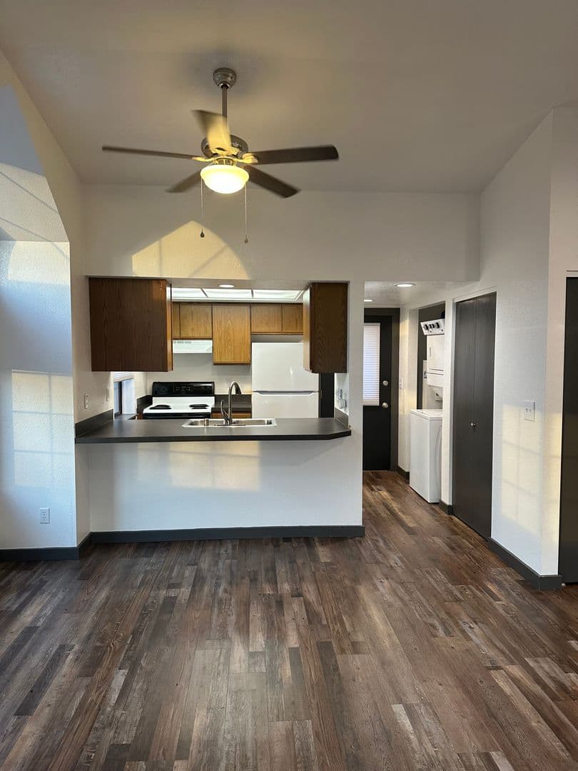 Bellingham Apartment: 1337 Puget St