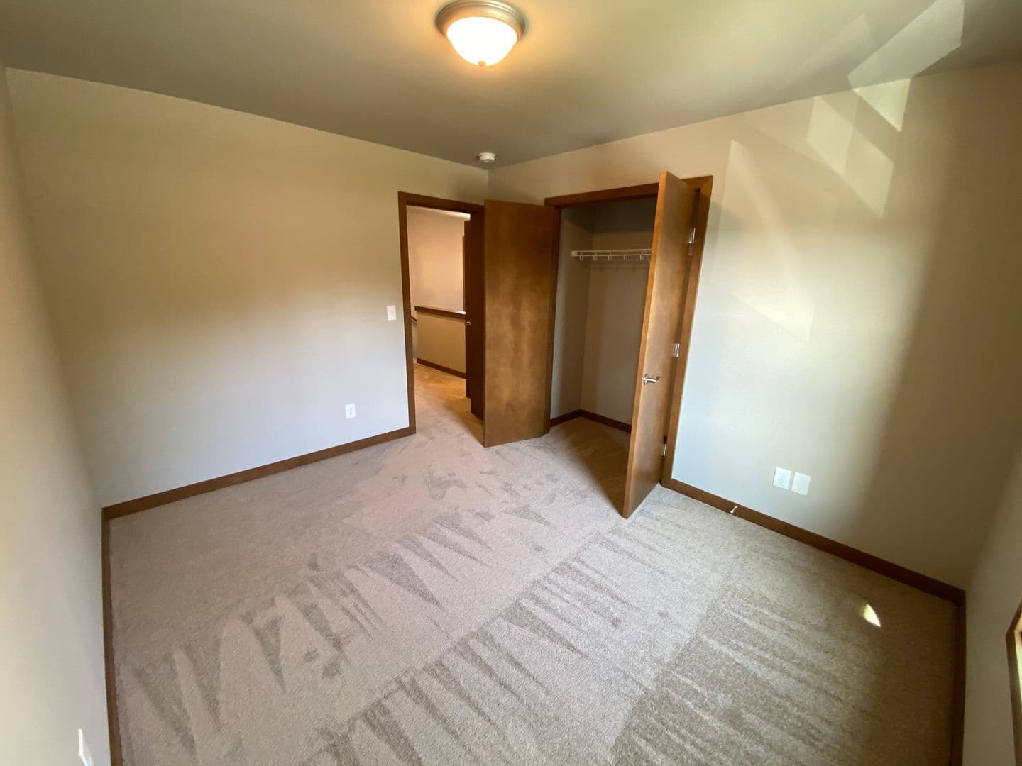 Lynden Apartment: 2073 Aaron Dr