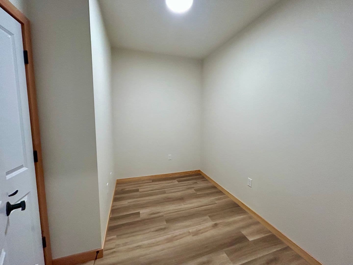 Bellingham Apartment: 1130 13th St