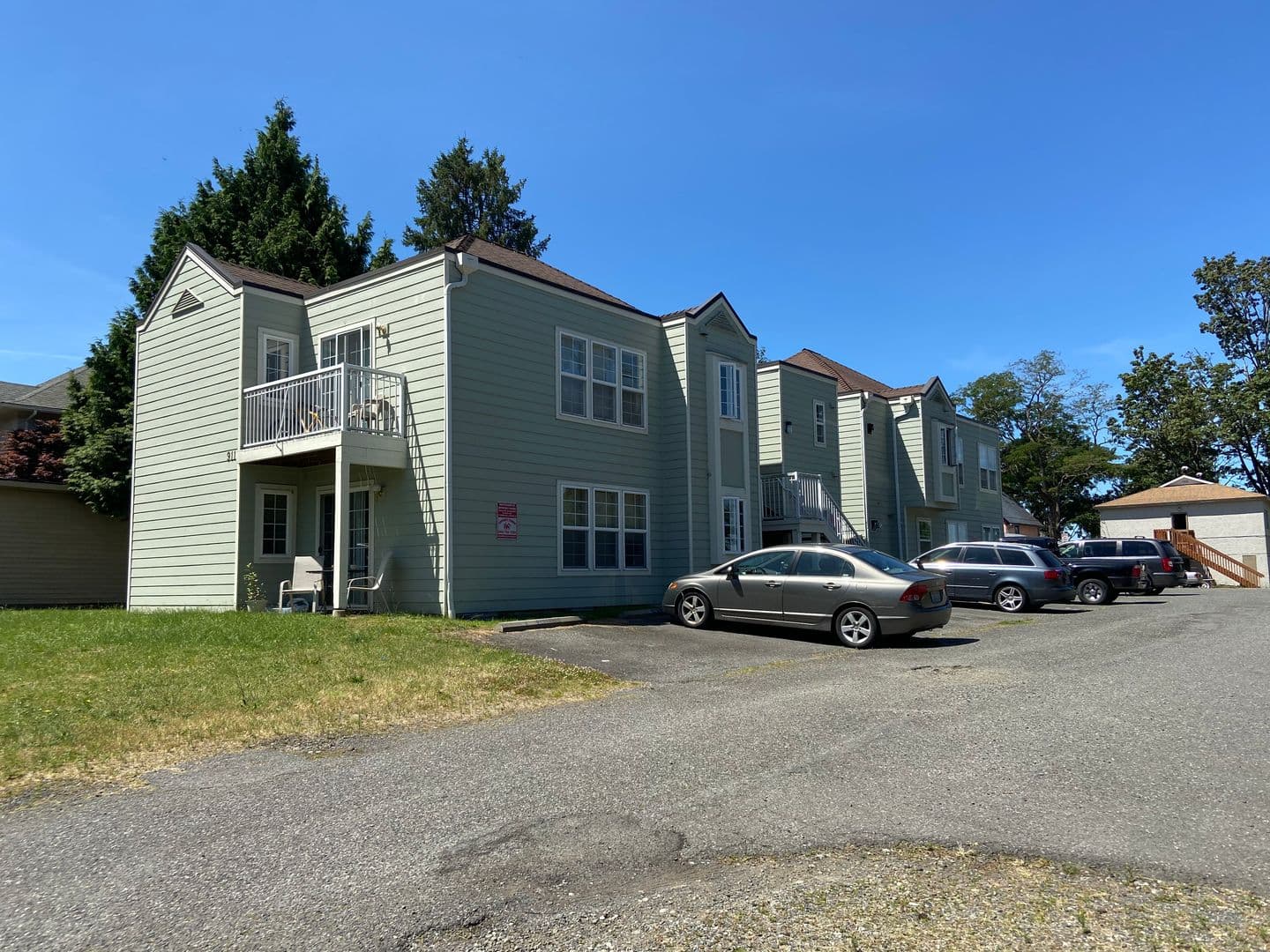 Bellingham Apartment: 911 Billy Frank Jr St