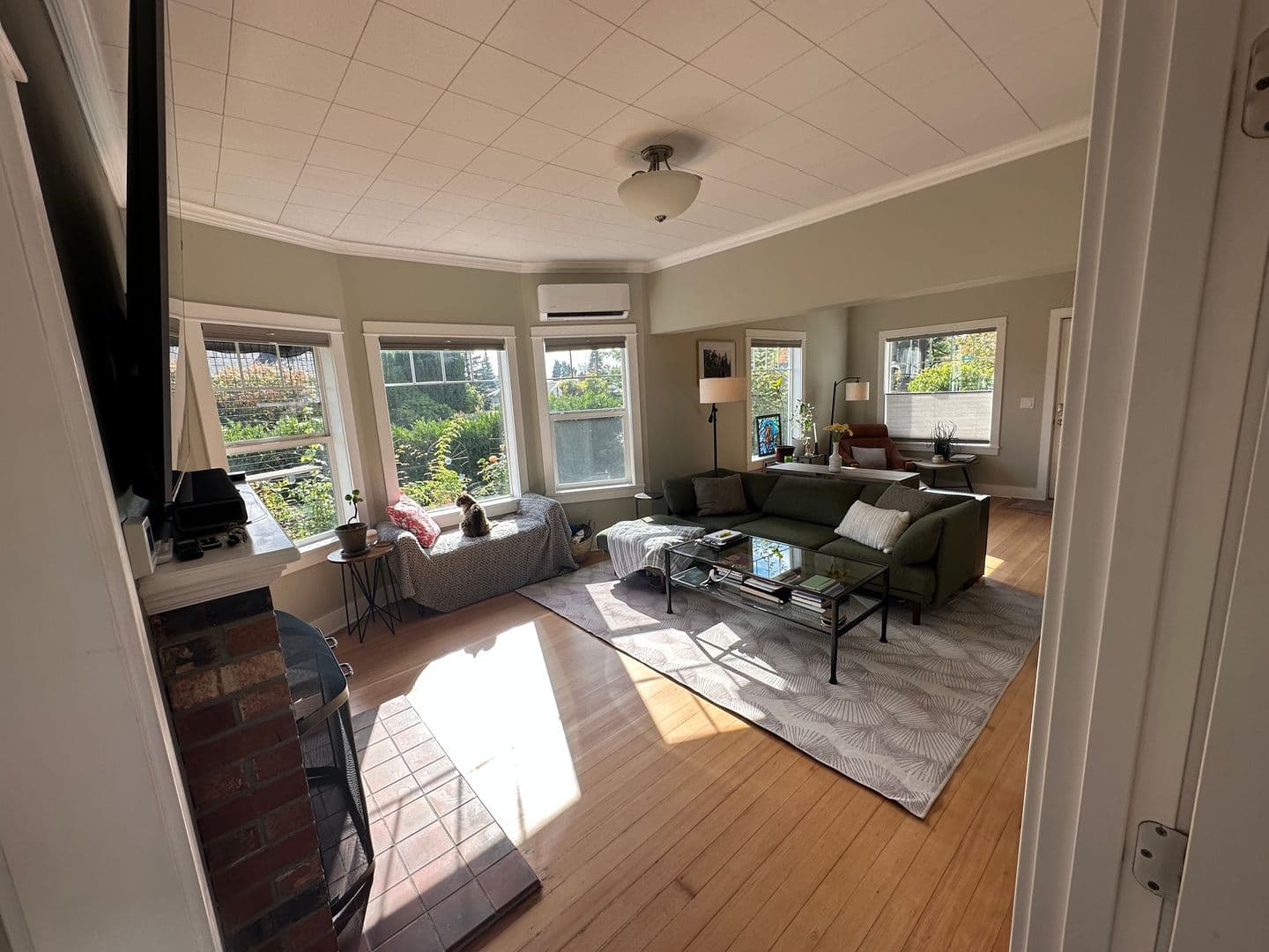 Bellingham House: 2900 Elm St