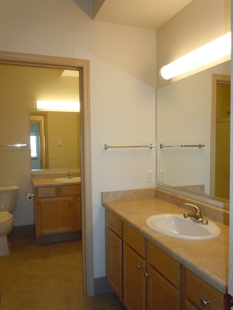 Bellingham Condo: 508 Darby Dr #304