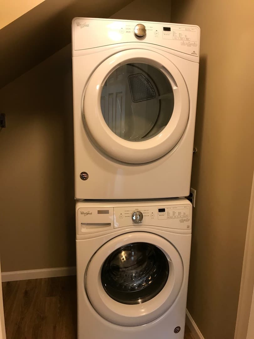 Ferndale Apartment: 2035 Alder St